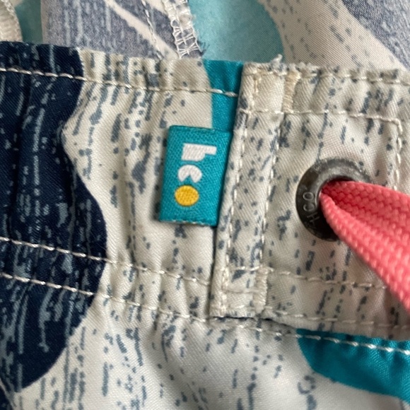 Men’s Hollister Floral Swim  Trunks - Size Small - Picture 7 of 9